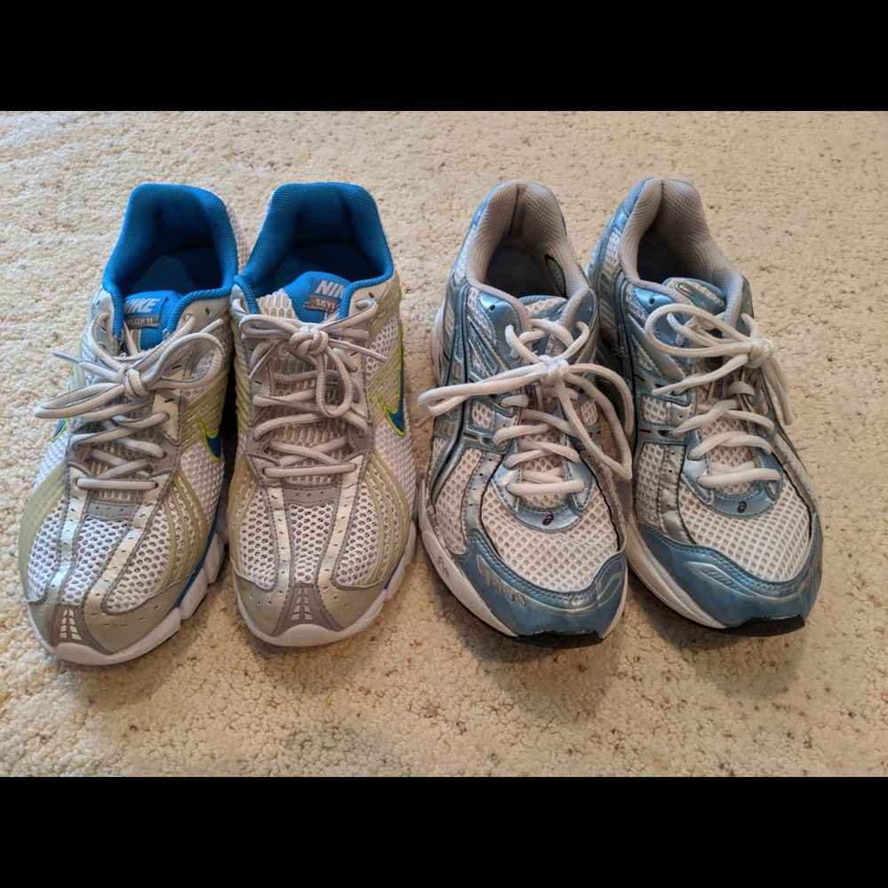 Tennis shoes